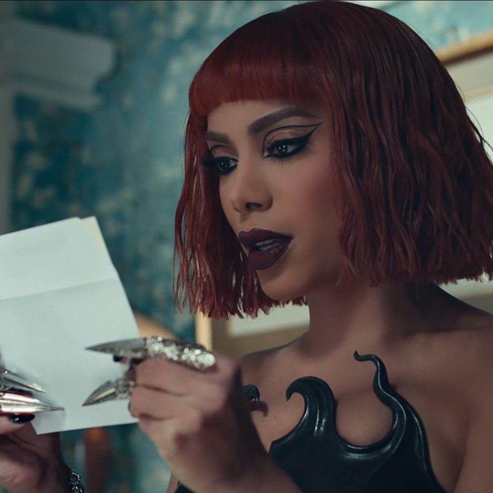 Veja todas as referências do clipe Boys Don't Cry de Anitta - o quinto elemento